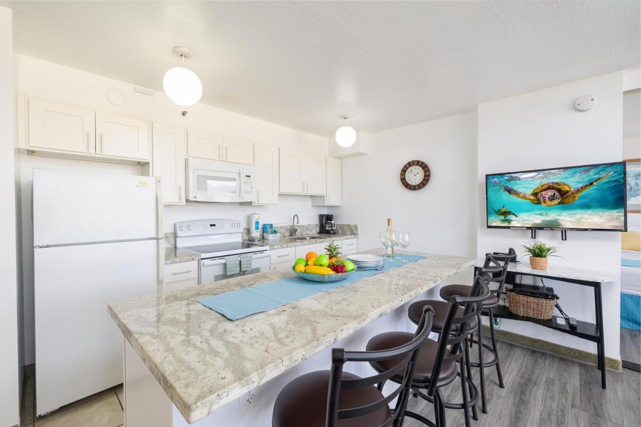 Waikiki Escapade Mountain Views Condo, Steps To Beach With Parking Perk Honolulu Kültér fotó