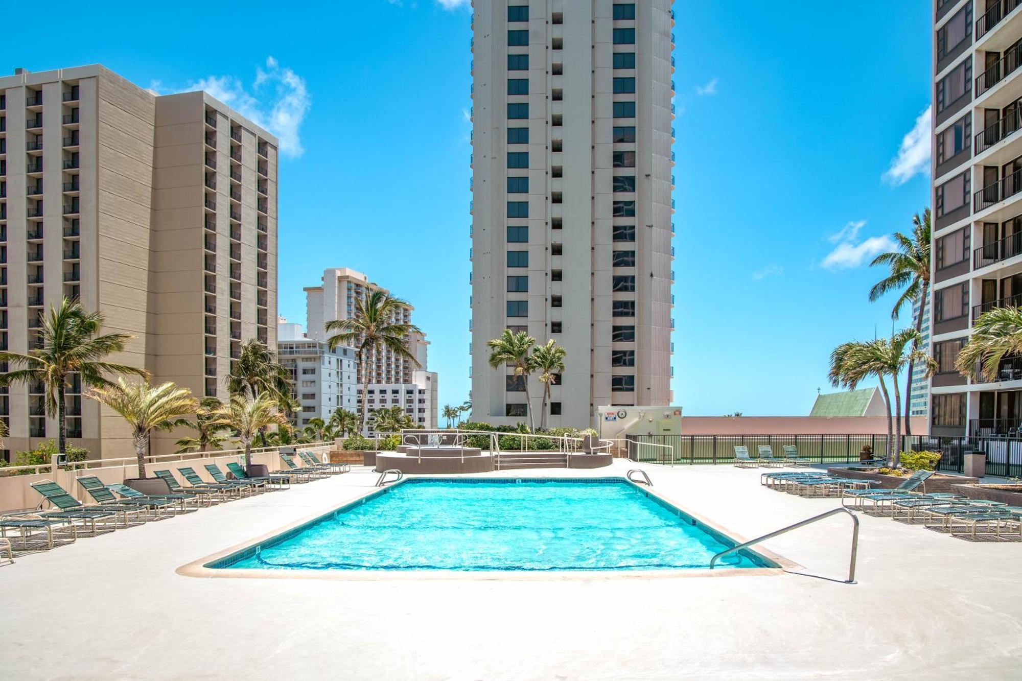 Waikiki Escapade Mountain Views Condo, Steps To Beach With Parking Perk Honolulu Kültér fotó